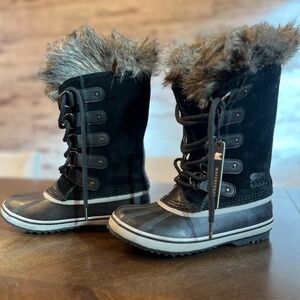Sorel Snow Boots size 6